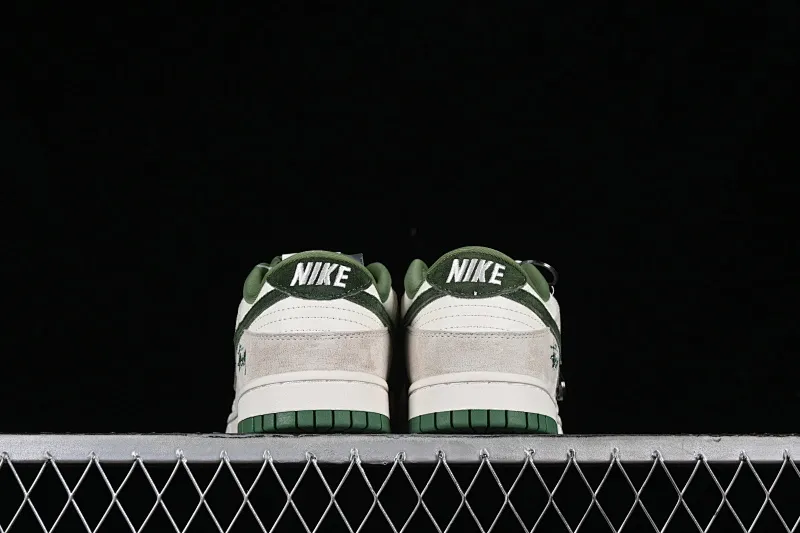 All Categories Nk SB Dunk Series Nk SB Dunk Low Low-top sneakers F version Stussy